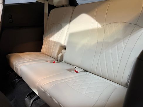 Used 2023 Buick Enclave Avenir image 42