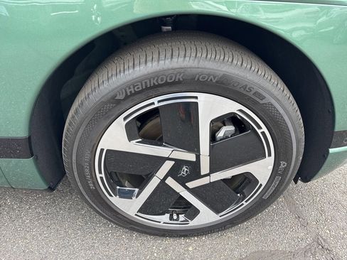 Used 2026 Hyundai Ioniq 9 Calligraphy image 9