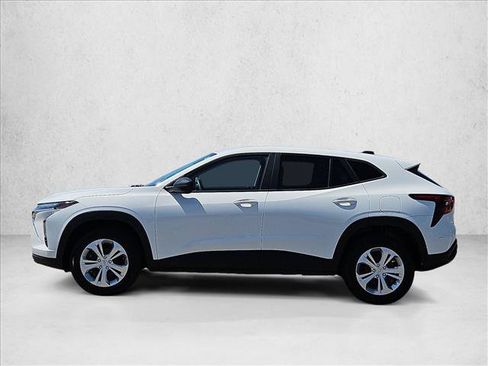 Used 2024 Chevrolet Trax LS FWD image 9