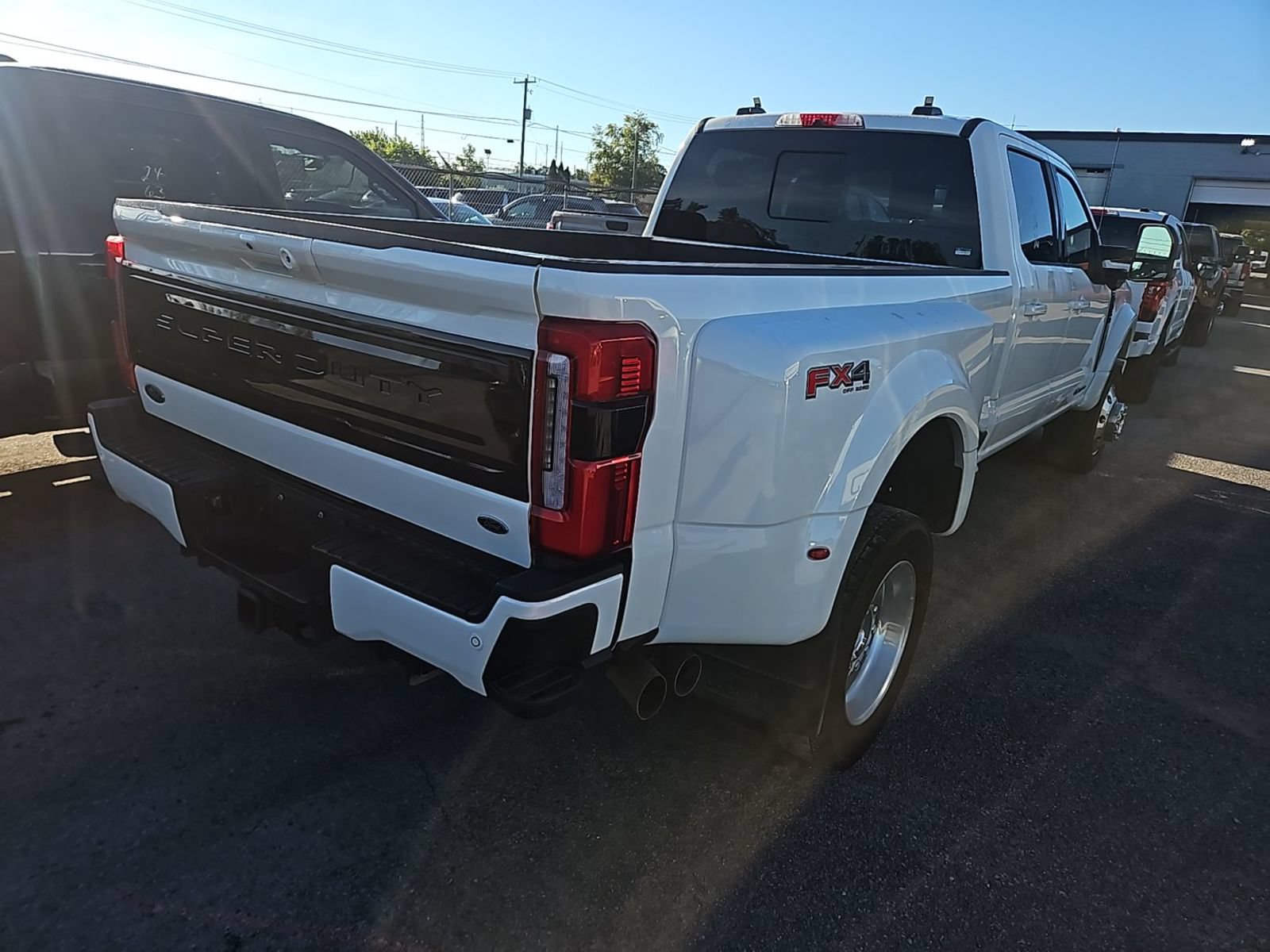 Used 2026 Ford F450 Platinum w/ FX4 Off-Road Package AWD/4WD image 3