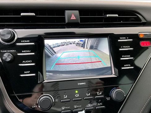 Used 2020 Toyota Camry LE image 29