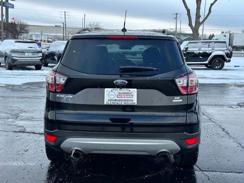 Used 2018 Ford Escape SE image 5
