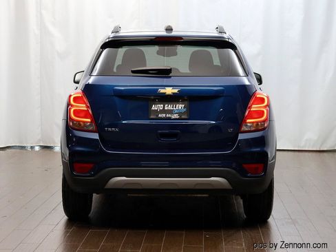 Used 2020 Chevrolet Trax LT w/ LT Convenience Package FWD image 7