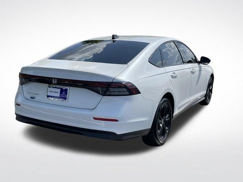 Certified 2025 Honda Accord SE image 6