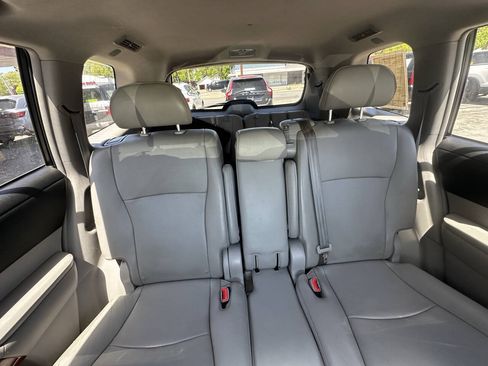 Used 2013 Toyota Highlander Limited AWD/4WD image 6