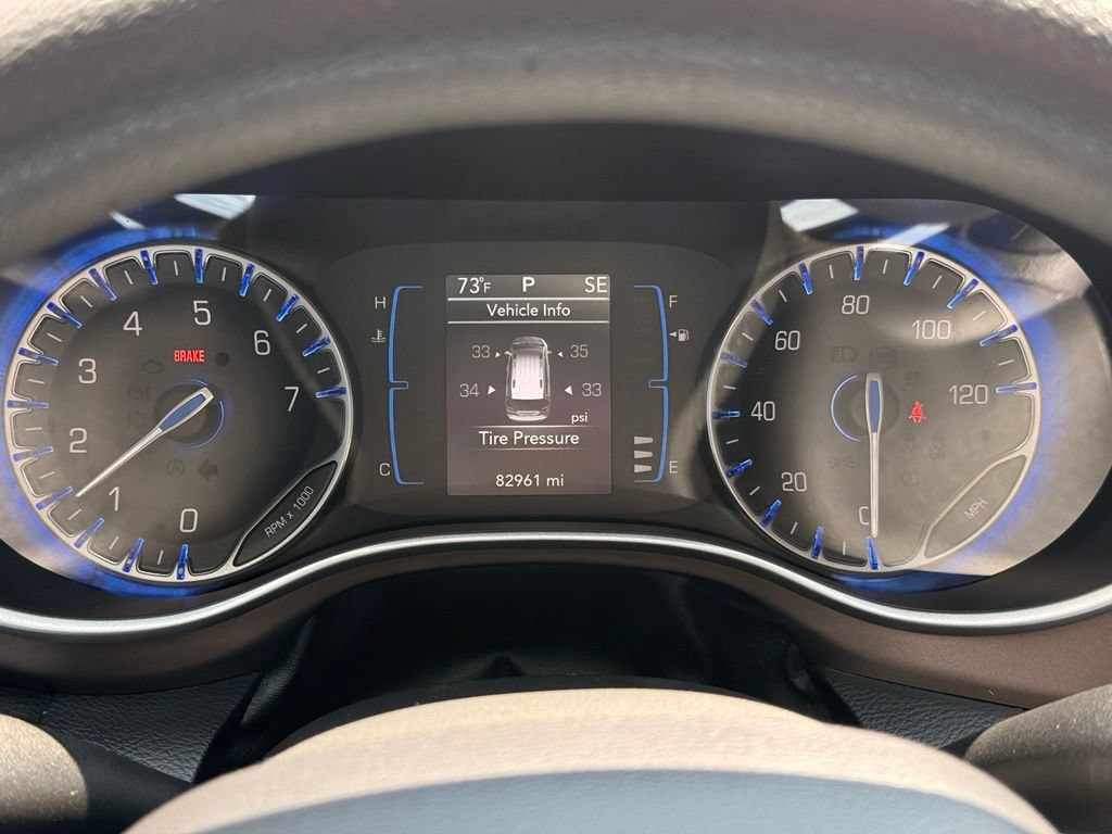 Used 2017 Chrysler Pacifica Touring w/ Tire & Wheel Group FWD image 25