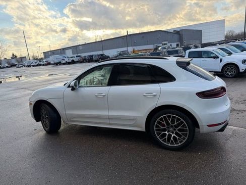 Used 2018 Porsche Macan Turbo image 2