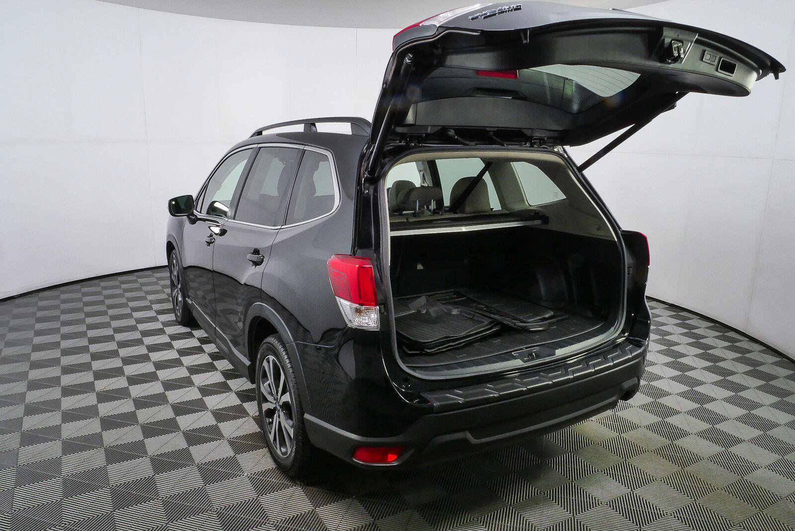 Used 2019 Subaru Forester Limited w/ Popular Package #3 AWD/4WD image 26