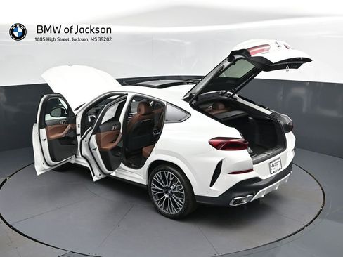 New 2027 BMW X6 xDrive40i w/ Premium Package AWD/4WD image 2