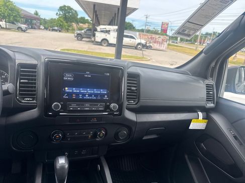 Used 2023 Nissan Frontier SV w/ Midnight Edition Package RWD image 16