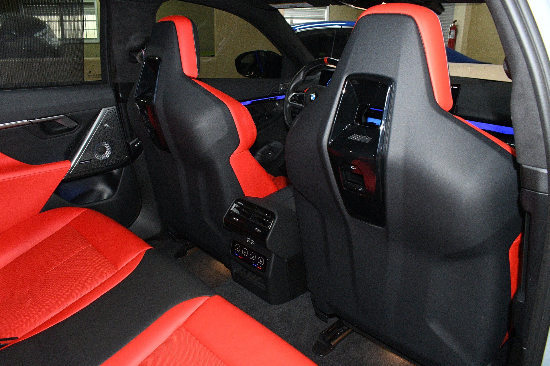 Used 2025 BMW M5 w/ Carbon Package AWD/4WD image 16