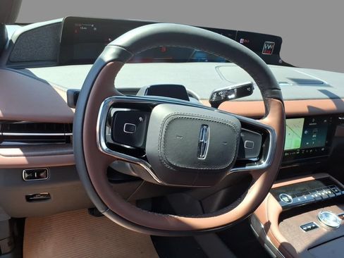 New 2026 Lincoln Navigator Reserve AWD/4WD image 22