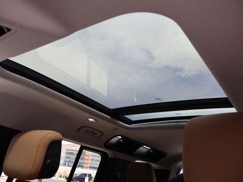 Used 2025 Land Rover Defender 110 S image 23