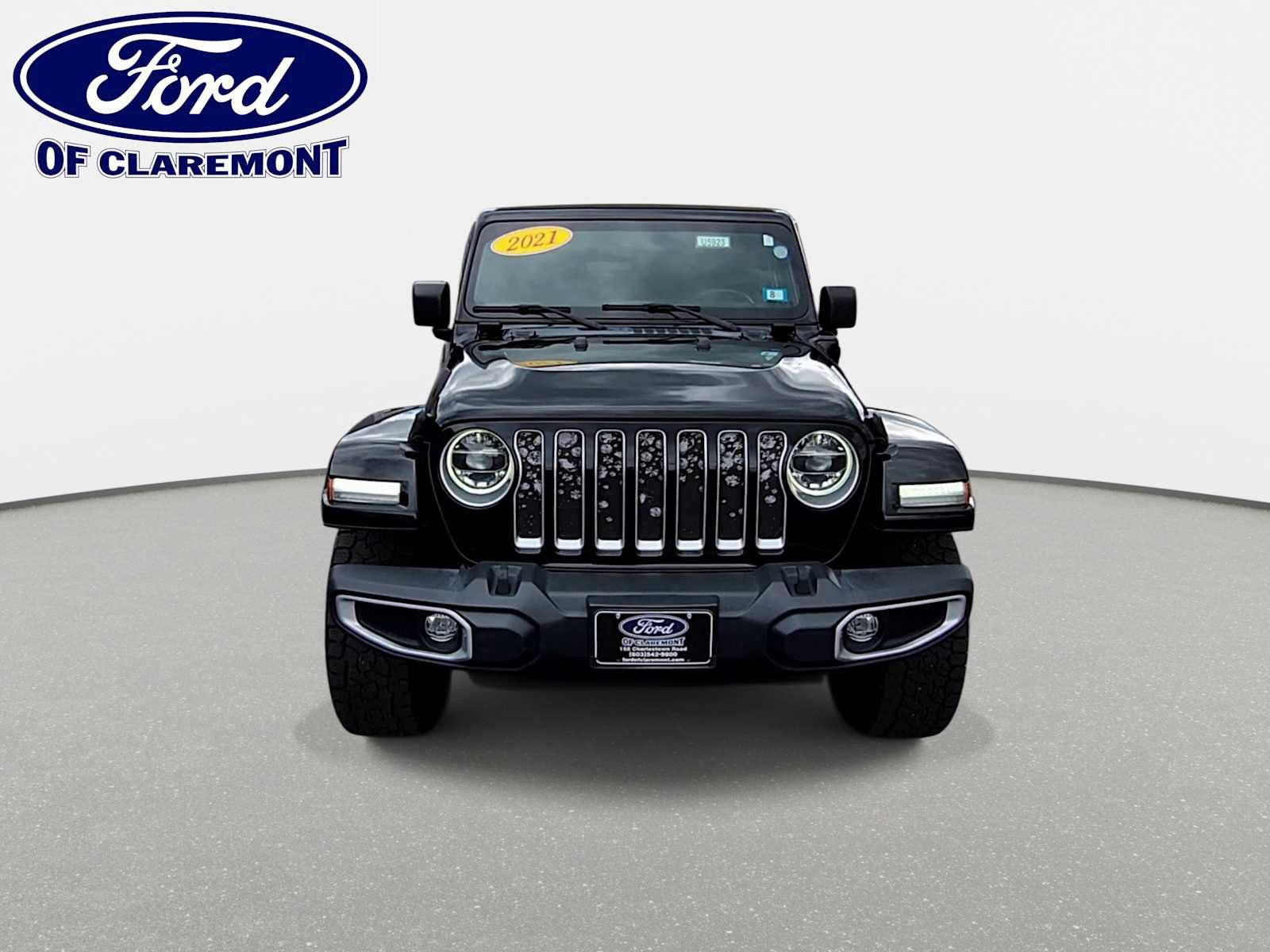 Used 2021 Jeep Wrangler Unlimited Sahara w/ Cold Weather Group AWD/4WD image 3