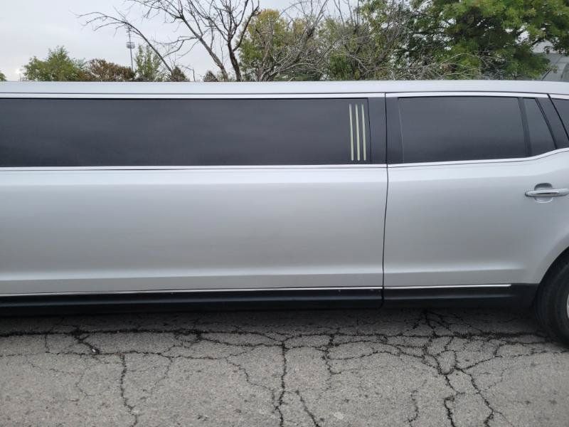 Used 2013 Lincoln MKT AWD image 7