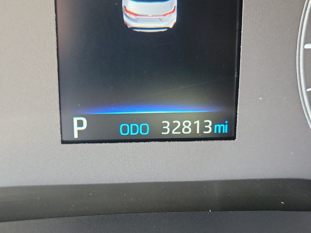 Used 2024 Toyota Corolla LE FWD image 4