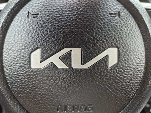 Used 2022 Kia Seltos EX image 27