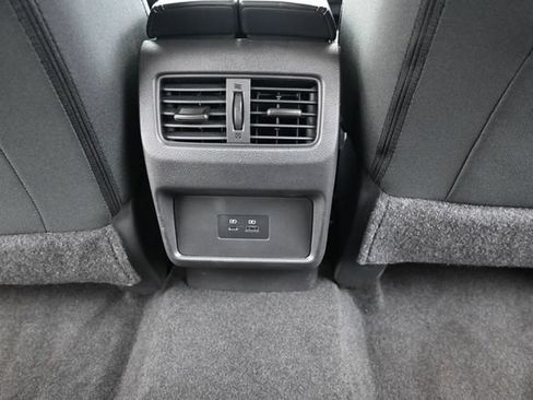 Used 2023 Nissan Rogue SV FWD image 31