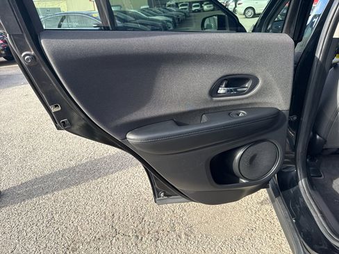 Used 2020 Honda HR-V LX image 14