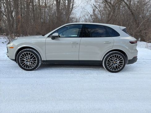 Certified 2020 Porsche Cayenne image 2