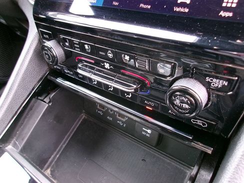 Certified 2023 Jeep Grand Cherokee L Summit w/ Luxury Tech Group V image 28