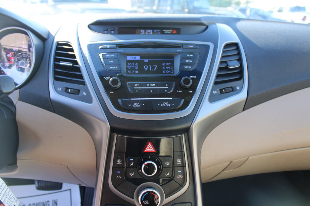 Used 2015 Hyundai Elantra SE FWD image 20