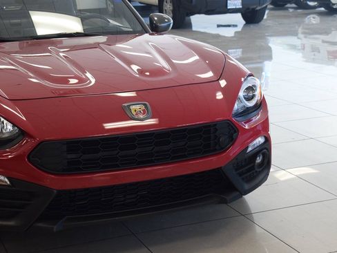 Used 2020 FIAT 124 Spider Abarth w/ Convenience Group RWD image 14