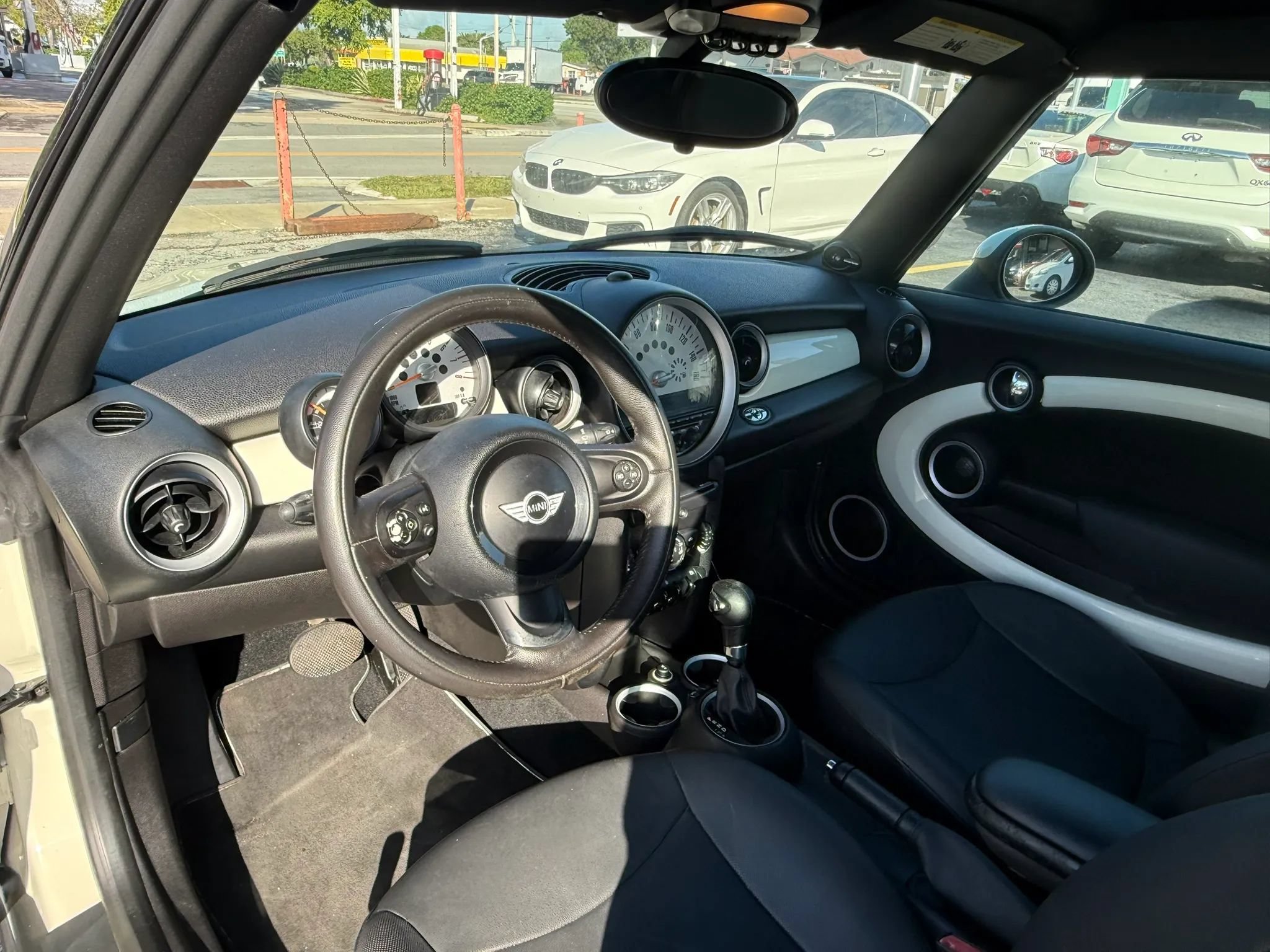 Used 2012 MINI Cooper Convertible FWD image 11