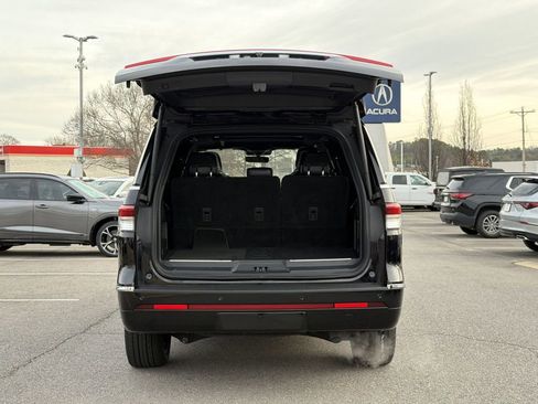 Used 2024 Lincoln Navigator Reserve image 16