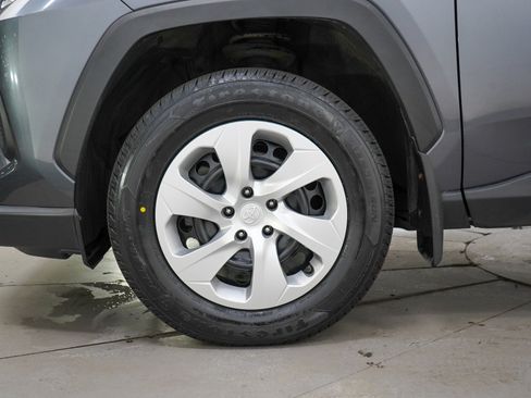 Used 2021 Toyota RAV4 LE AWD/4WD image 27