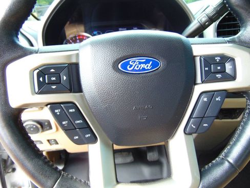 Used 2020 Ford F350 Lariat w/ Lariat Ultimate Package AWD/4WD image 20