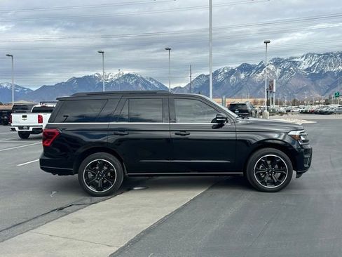 Used 2023 Ford Expedition Limited image 25