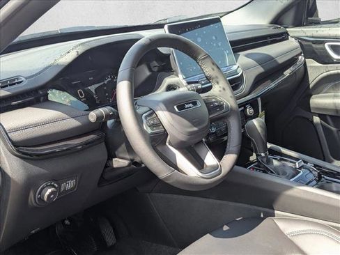 New 2026 Jeep Compass Latitude image 3