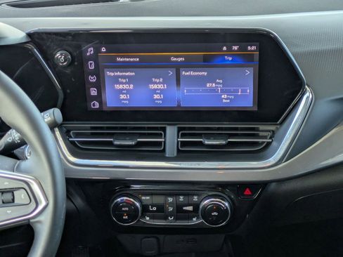 Used 2024 Chevrolet Trax ACTIV FWD image 18