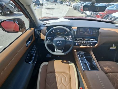 New 2026 Nissan Pathfinder Platinum FWD image 14