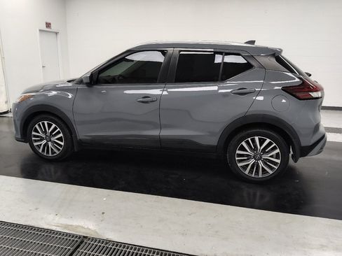 Used 2022 Nissan Kicks SV FWD image 3
