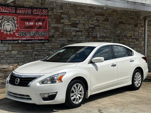 Used 2015 Nissan Altima 2.5 S w/ Power Driver Seat Package FWD image 2