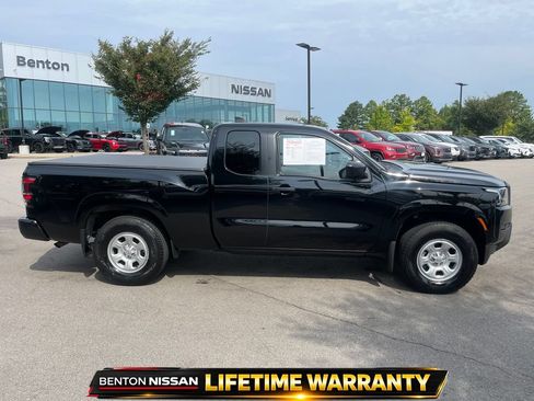 Used 2022 Nissan Frontier S w/ Technology Package RWD image 9