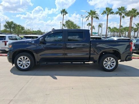 Used 2023 Chevrolet Silverado 1500 Custom image 3