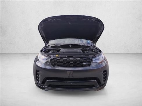 Certified 2024 Land Rover Discovery Dynamic SE image 4