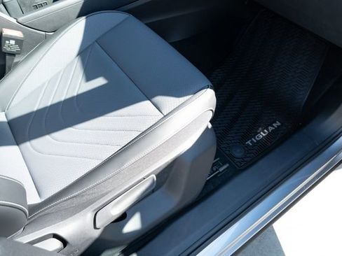 New 2026 Volkswagen Tiguan SE FWD image 47