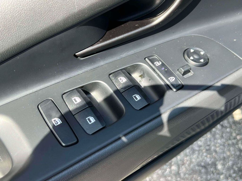 Certified 2026 Hyundai Elantra Sport FWD image 15