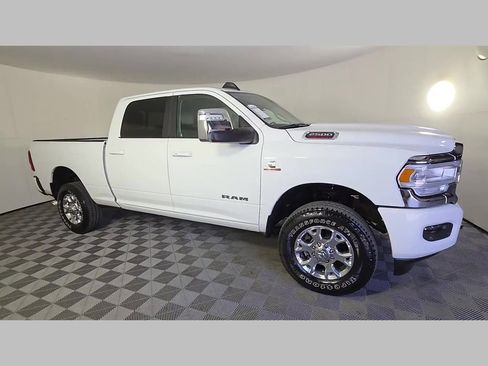 Used 2024 RAM 2500 Laramie w/ Safety Group AWD/4WD image 34