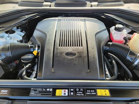 Used 2025 Land Rover Range Rover SE image 41