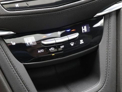 Used 2025 Cadillac XT5 Premium Luxury image 24