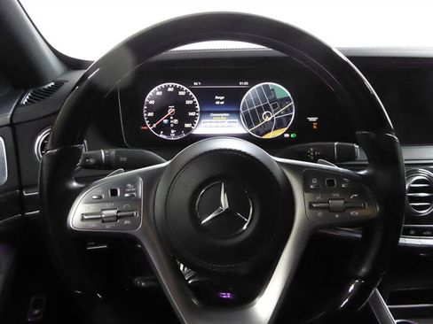 Used 2018 Mercedes-Benz S 560 4MATIC Sedan image 11