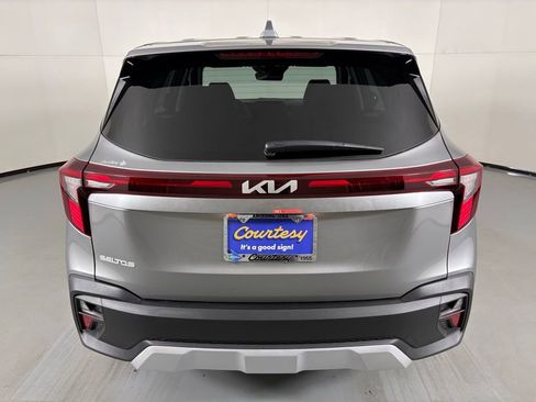 New 2026 Kia Seltos LX FWD image 7
