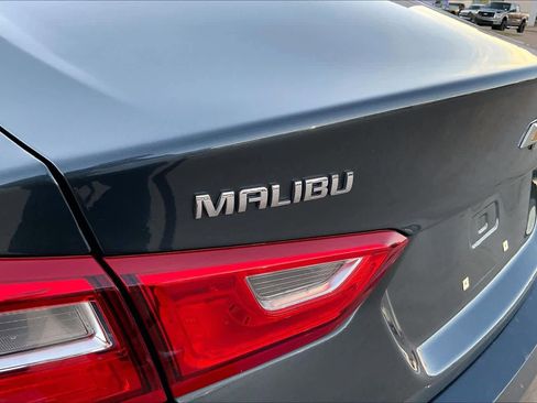 Used 2021 Chevrolet Malibu LS image 11