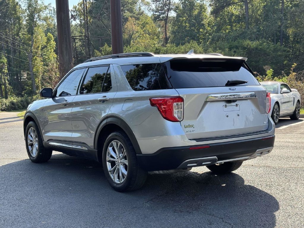 Used 2020 Ford Explorer XLT w/ Equipment Group 202A AWD/4WD image 26