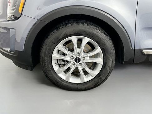 Used 2022 Kia Telluride LX image 10